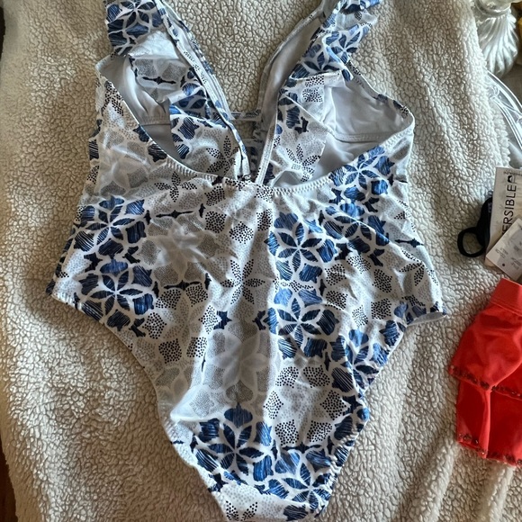 Bathing Suit - Picture 4 of 5